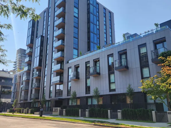 1530 W 6th Ave #801, Vancouver, BC V6J 1R2