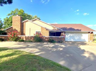 2421 Woodmoor Rd, Enid, OK 73703
