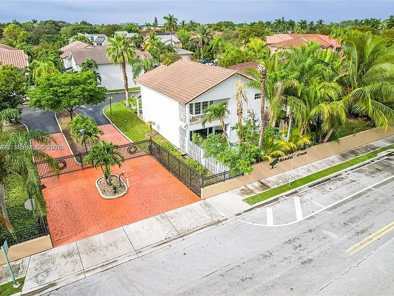 8990 SW 108th Circle Ct — Photo 17