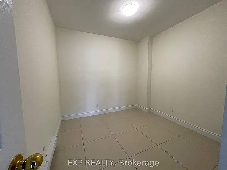 258 Lakeshore Rd E #202 — Photo 10