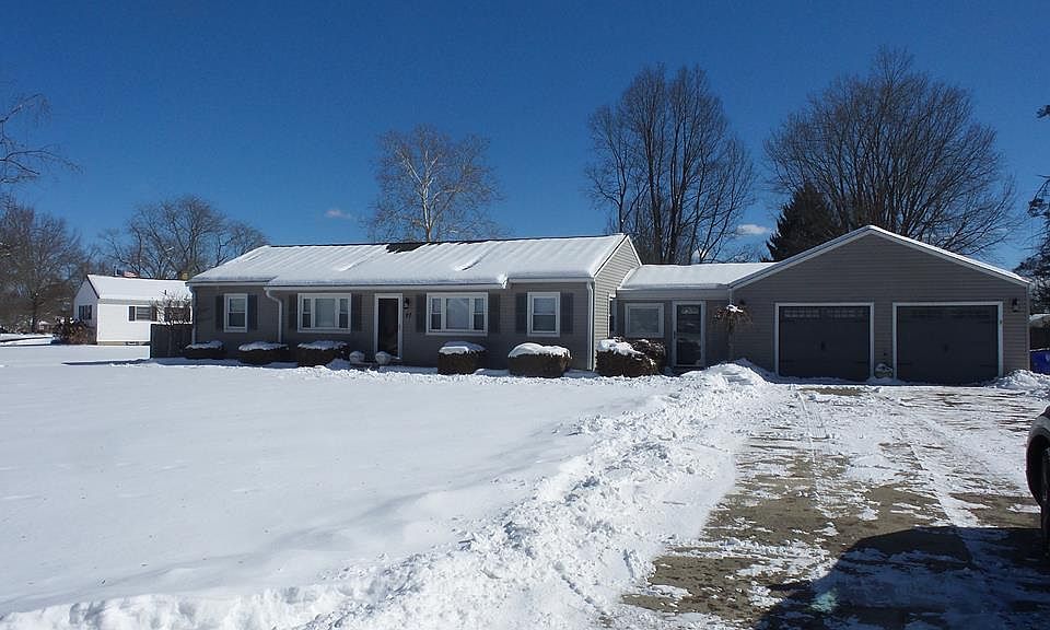 1st image of 27 Shawnee Dr