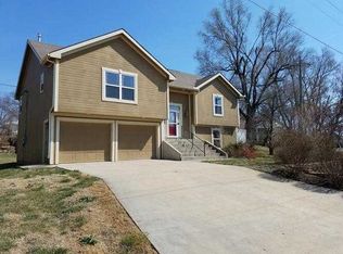 8253 Fremont St, Atchison, KS 66002