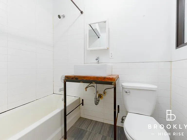 190 Schaefer St #4F — Photo 6