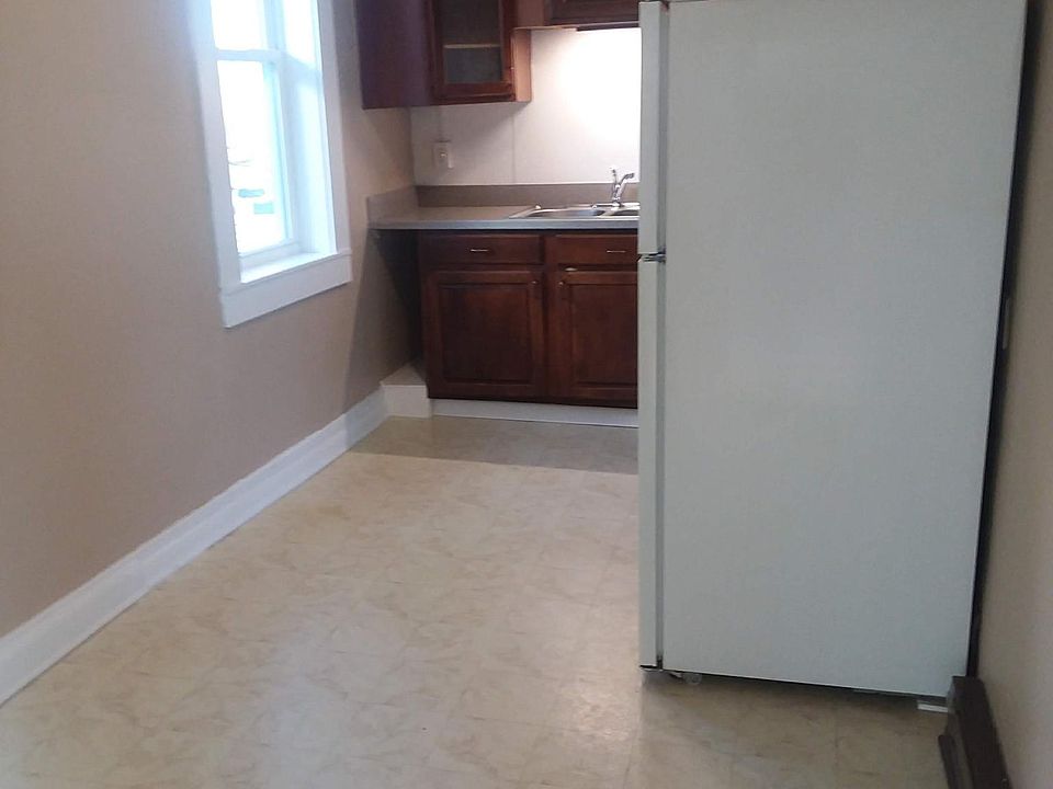 Eat in kitchen