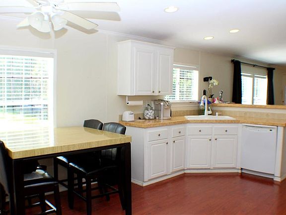 4th image of 7727 McDaniel Dr