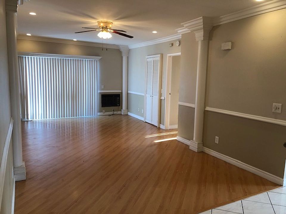 1st image of 6010 Romaine St APT 212