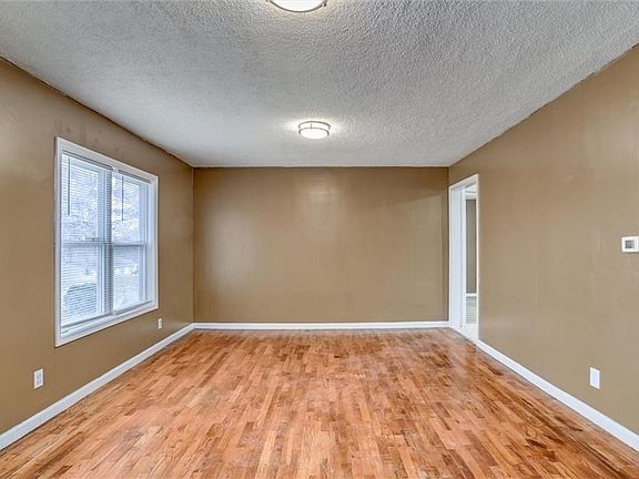 2nd image of 4928 N Topping Ave