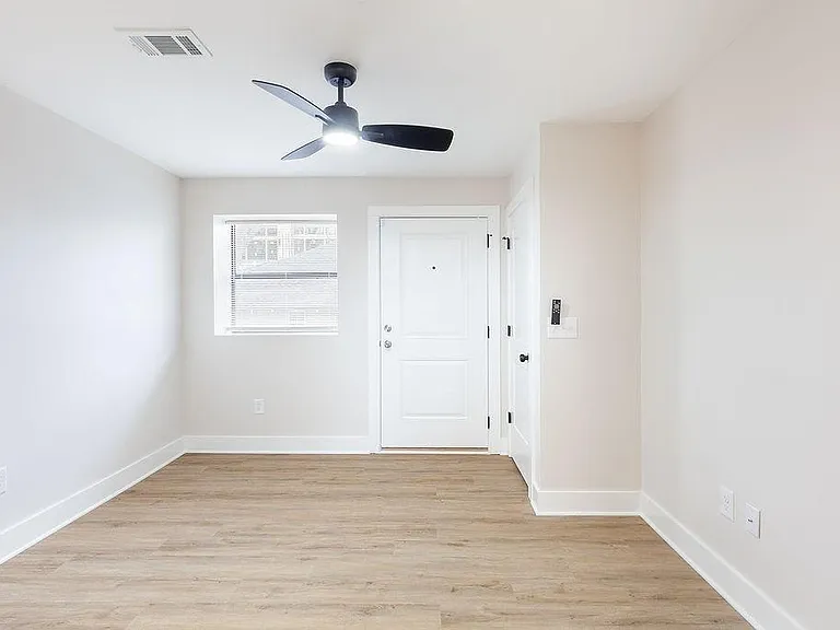 396 Linden Ave NE #202 — Photo 22