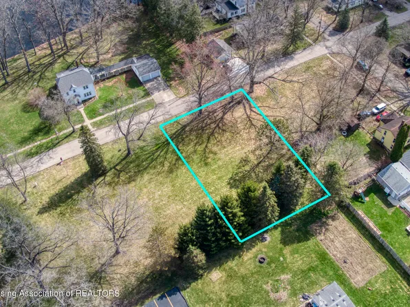 908 Chester St, Eaton Rapids, MI 48827