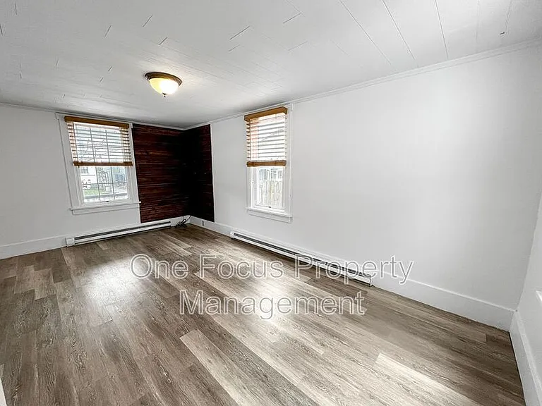 145 Center St — Photo 7