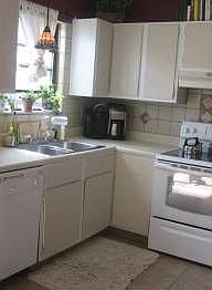 4th image of 907 Noddymill Ln
