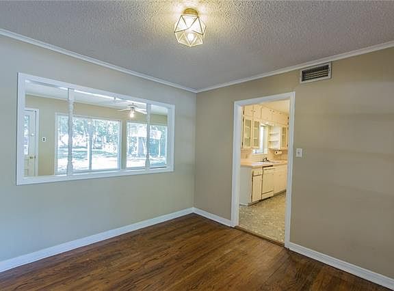5th image of 806 Sycamore St