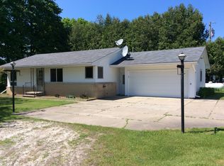 8201 N.7 Ln, Gladstone, MI 49837