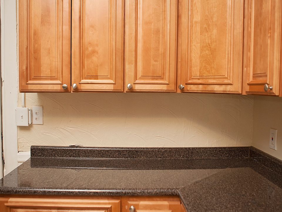 2nd image of 970 Mineral Spring Ave #3