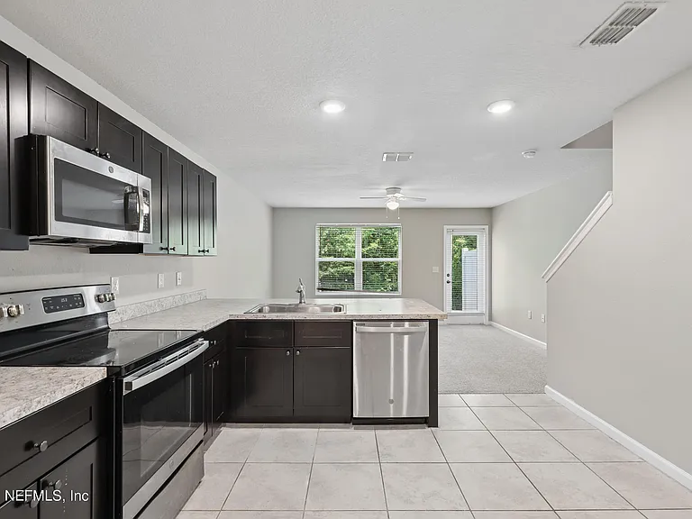 5988 Creekside Crossing Dr — Photo 7