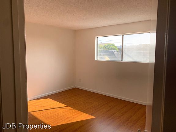 3rd image of 1313 9th St APT 18