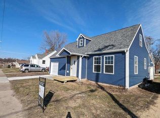 1407 S 14th St, Clinton, IA 52732