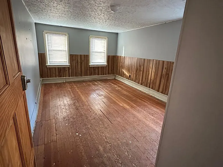 1846 Walnut Bottom Rd — Photo 5