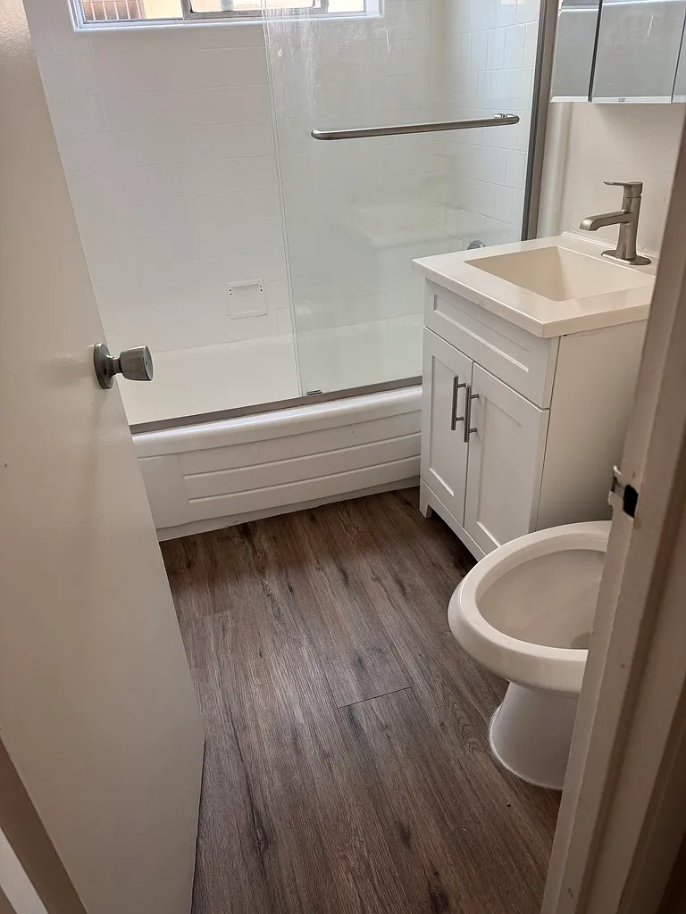 Studio, 400 sqft, $2,050 — Photo 3