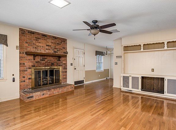 5th image of 413 Robinhood Dr