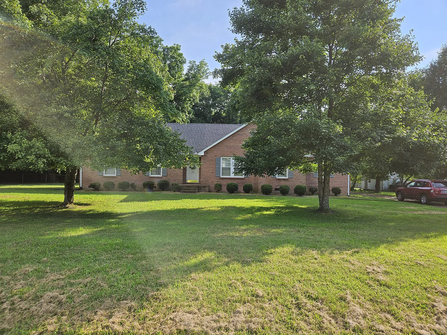 3 bed, 1595 sqft, $2,000 — Photo 1