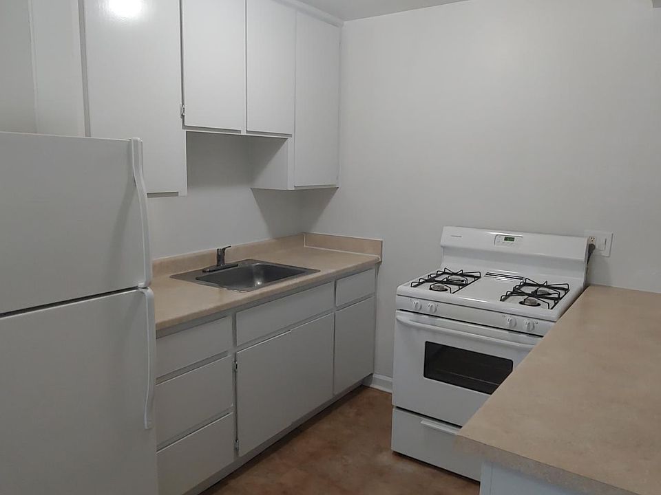 2nd image of 3208 3rd Ave APT 8