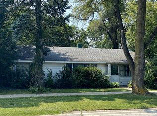 4923 W 99th St, Oak Lawn, IL 60453