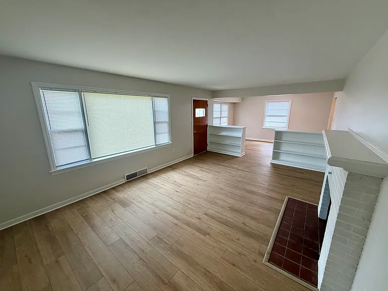 360 S Findlay St — Photo 8