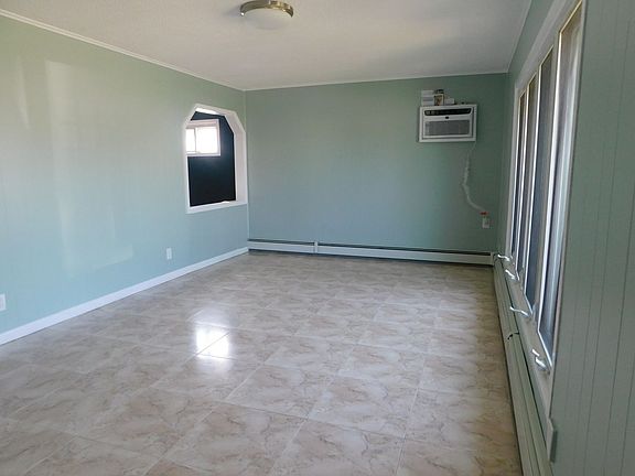 5th image of 95 Barbara Ln