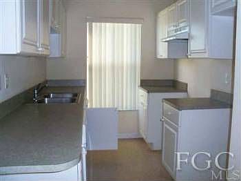 4th image of 1544 Gilbert Ave S