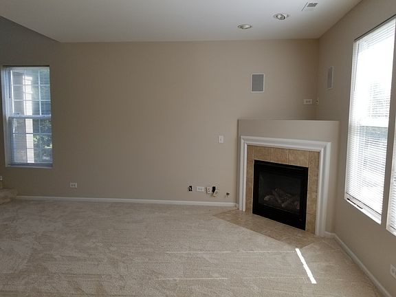 4th image of 1060 Stamford Ct