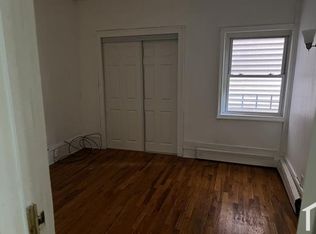 25 Henderson Ave, Staten Island, NY 10301