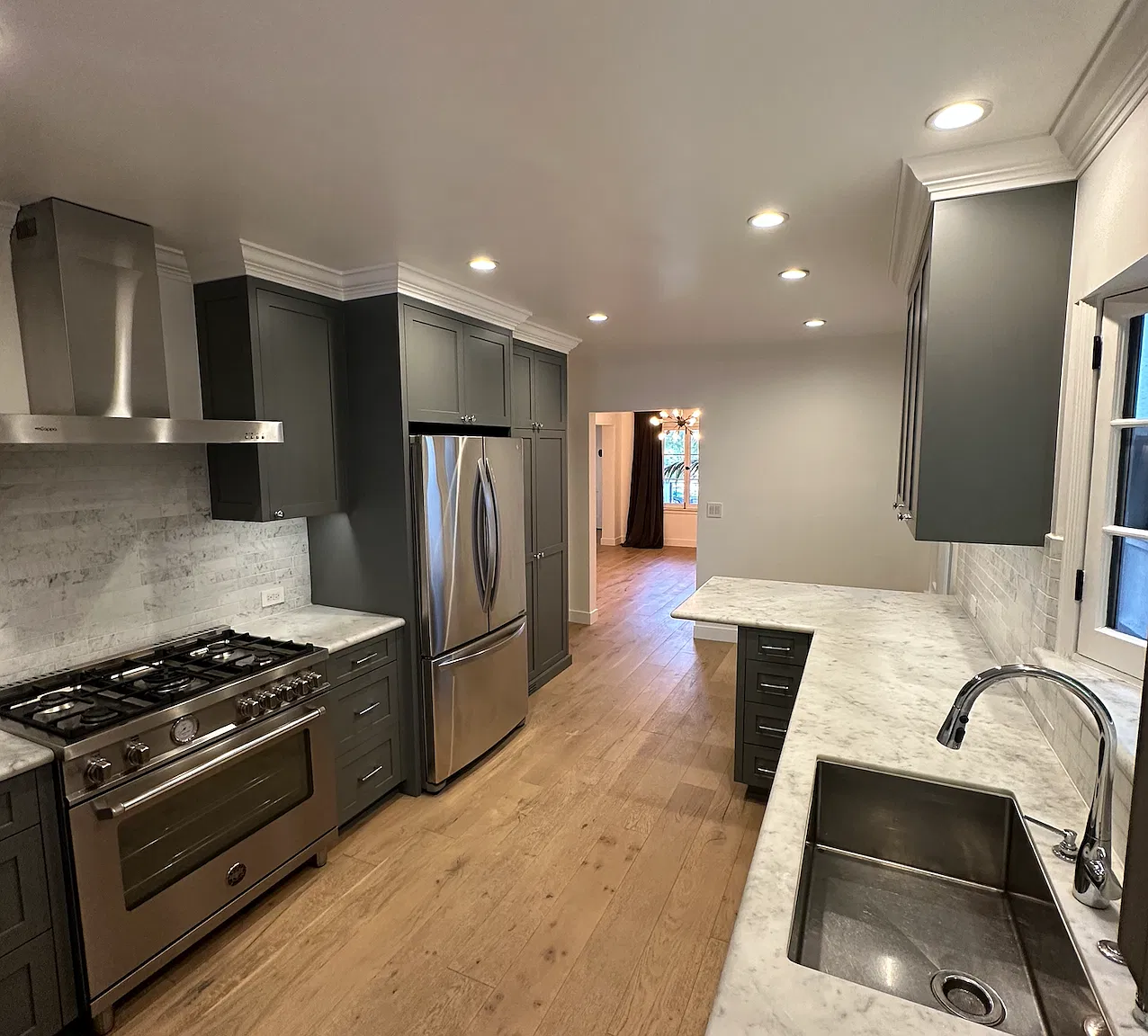 3 bed, 2.5 bath, 1900 sqft, $7,500 — Photo 3