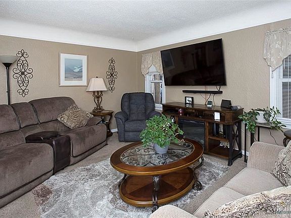 4th image of 726 Terry Ave