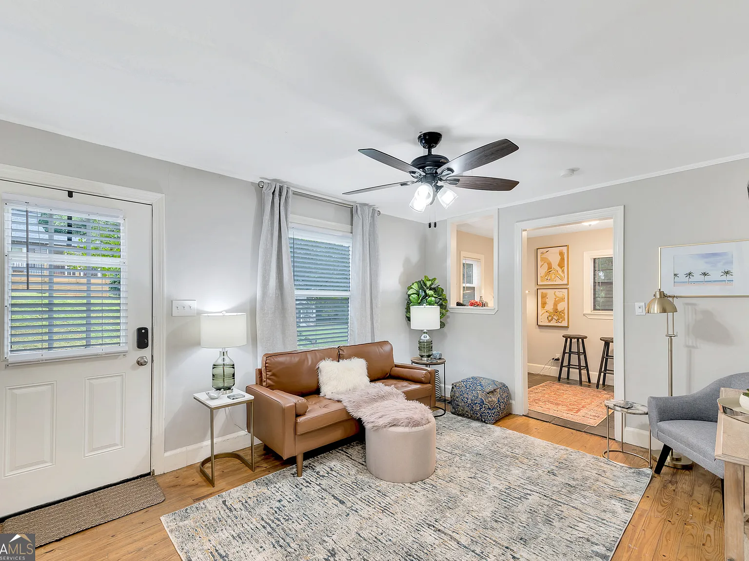 2 bed, 1.0 bath, 975 sqft, $3,600 — Photo 3