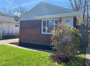 16910 Lipton Ave, Cleveland, OH