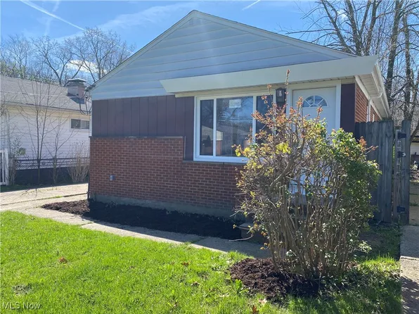 16910 Lipton Ave, Cleveland, OH 44128