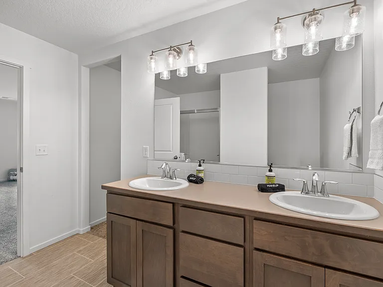 320 S Treeline St — Photo 7