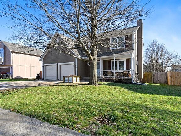3rd image of 1405 Cypress Dr