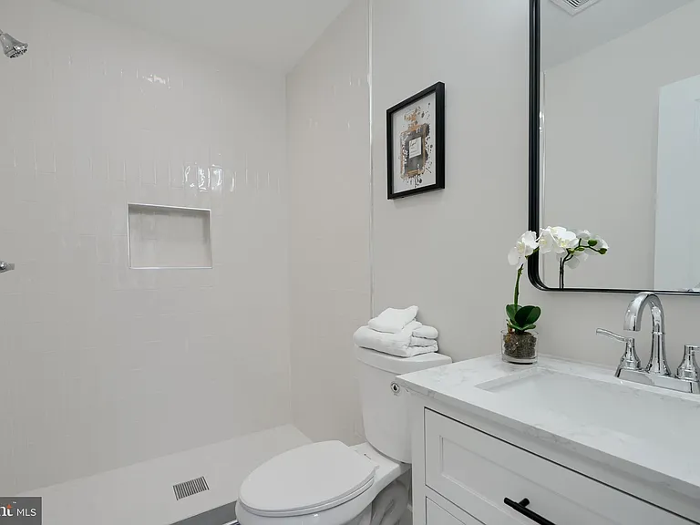 602 S Streeper St — Photo 14