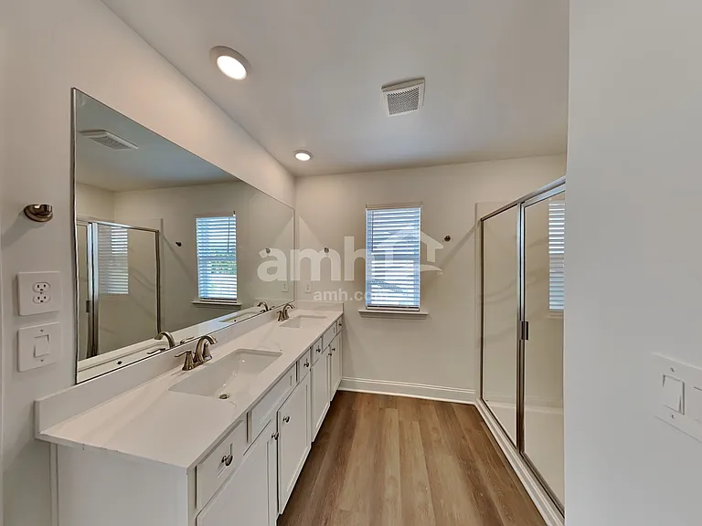 322 Golucke Way — Photo 12