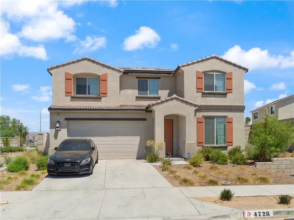 4728 Goldfinch St, Hemet, CA 92545