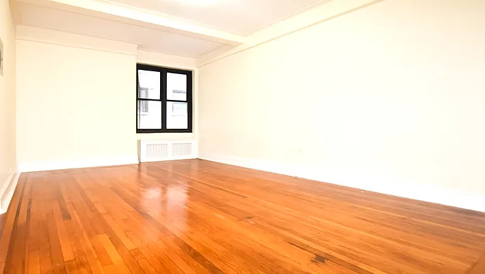 Rented by Manhattan Realty Group | media 1