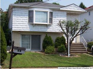 25 Holcomb Ave, Staten Island, NY 10312