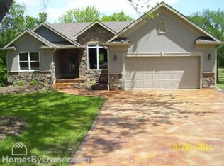 6250 Crescent Rim Dr, Ozawkie, KS 66070