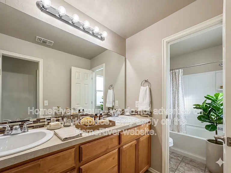 19221 Blanco Dr — Photo 12