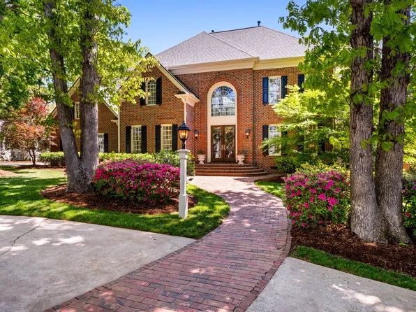 104 Martinique Pl, Cary, NC 27511