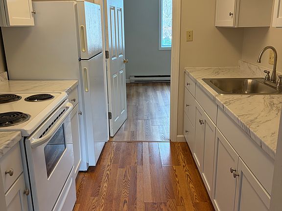 3rd image of 410 Portland St APT G