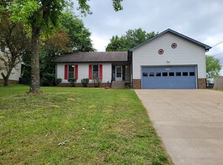 2130 Single Tree Dr, Clarksville, TN 37040
