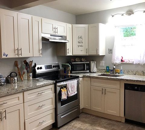 Kitchen 
Microwave, Stove/Oven, Sink, Dishwasher, Cooking Utensils